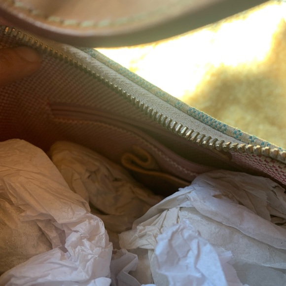 Dooney and Bourke - Picture 4 of 4